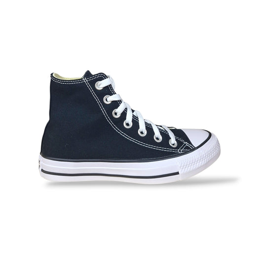 Chuck-Taylor-All-Star-nere-adulto-icona-senza-tempo-taglie-36-40-Scarpetteria-Gica-Trani
