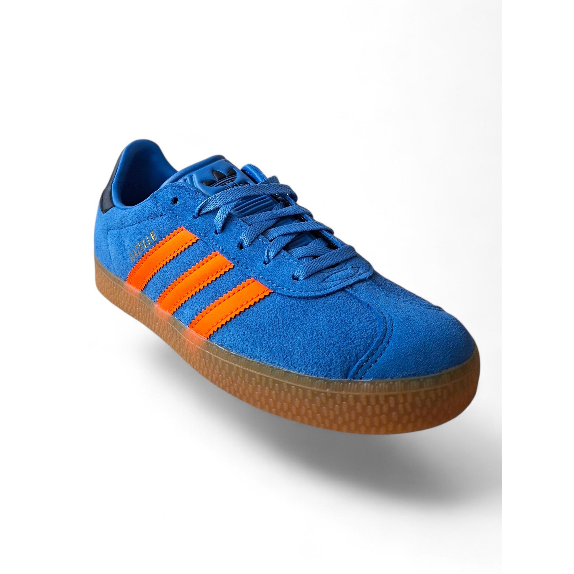Scarpe-bambino-Adidas-Gazelle-J-bluette-arancione-dettaglio-tomaia-suede-premium-3-Strisce-contrasto-Scarpetteria-Gica-Trani