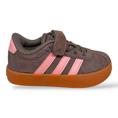 adidas-vl-court-kk4559-sneakers-bambine-marrone-rosa-suede-laccio-elastico-velcro-taglie-28-35-scarpetteria-gica-trani
