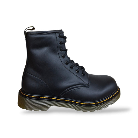 dr-martens-1460-softy-anfibio-ragazzi-donna-nero-pelle-softy-morbida-zip-laterale-lacci-8-asole-iconico-punk-rock-taglie-37-38-38-5-scarpetteria-gica-trani
