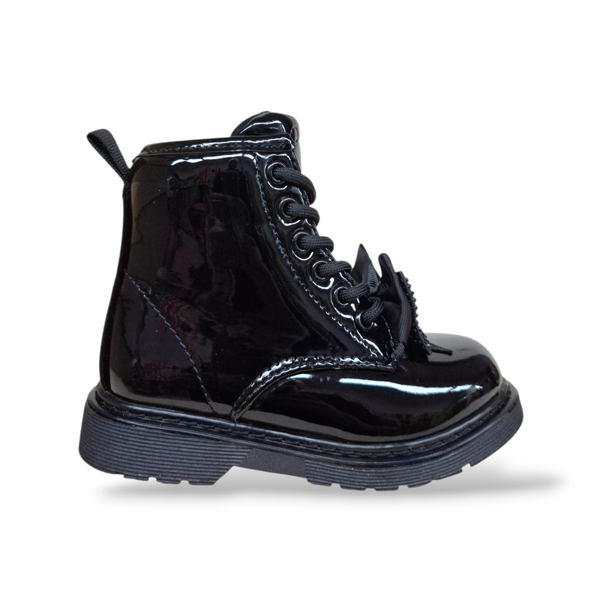 melania-ms65101-anfibio-bambine-ragazze-nero-vernice-lucida-fiocco-estraibile-romantico-laccio-zip-laterale-pratica-grintoso-trendy-moderno-moda-autunno-inverno-2026-taglie-25-36-scarpetteria-gica-trani
