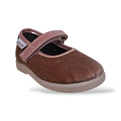 scarpe-velluto-bambine-piccole-vul-ladi-candy-3134-cipria-velcro-scuola-romantiche-delicate-made-in-spain-scarpetteria-gica-trani
