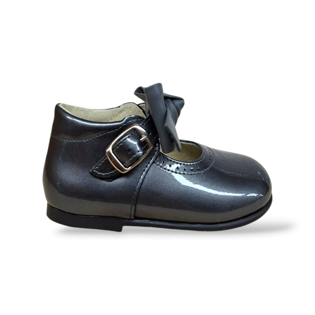 panyno-b1528-ballerina-bambolina-primi-passi-bambina-grigio-vernice-lucida-fiocco-estraibile-fibbia-minimal-contemporanea-sofisticata-cerimonia-battesimo-taglie-19-23-scarpetteria-gica-trani
