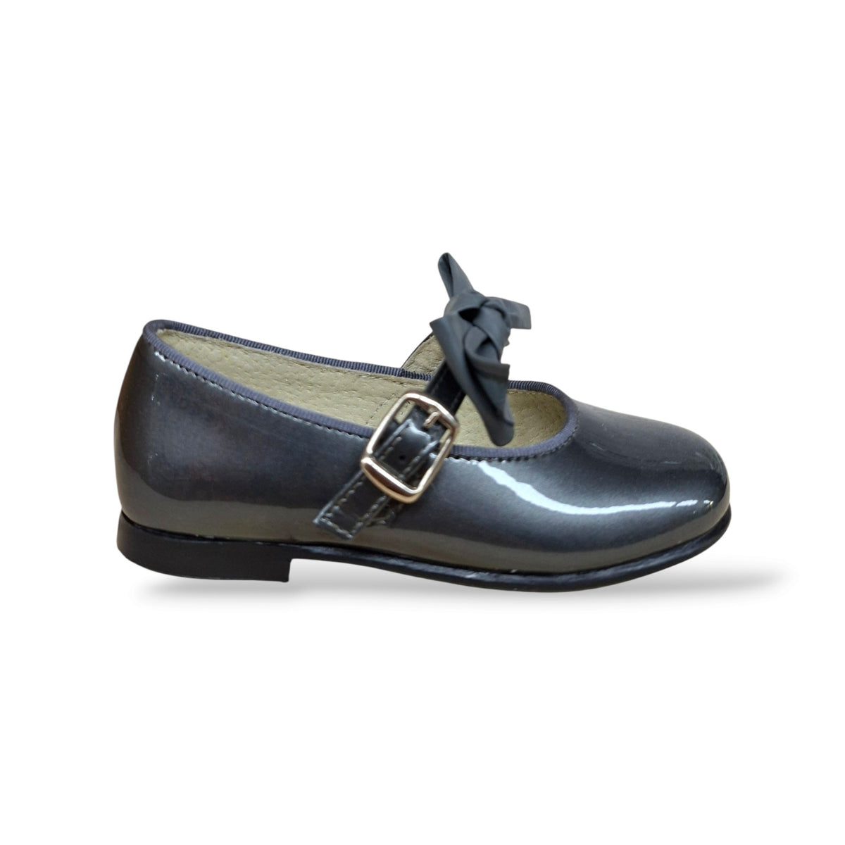 panyno-b2601-ballerina-bambolina-bambina-grigio-vernice-lucida-fiocco-estraibile-fibbia-minimal-sofisticata-moderna-cerimonia-scuola-taglie-24-29-scarpetteria-gica-trani
