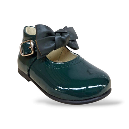 scarpine-bambolina-primi-passi-bambina-panyno-b1528-verdone-vernice-lucida-brillante-fiocco-estraibile-fibbia-fodera-pelle-sottopiede-anatomico-fondo-gomma-verde-bosco-originale-taglie-19-23-scarpetteria-gica-trani
