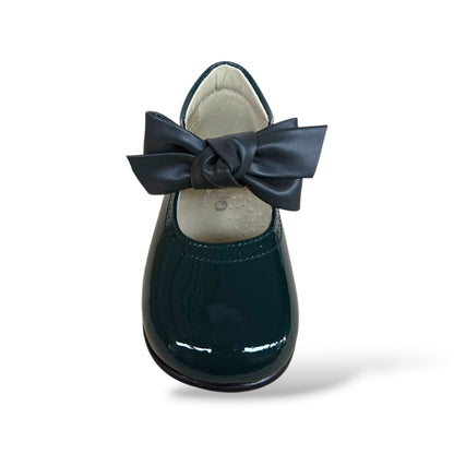 scarpe-vernice-verdone-lucida-primi-passi-bambina-panyno-b1528-fiocco-estraibile-fibbia-fodera-pelle-sottopiede-pelle-anatomico-fondo-gomma-verde-bosco-naturale-originale-due-look-taglie-19-23-scarpetteria-gica-trani
