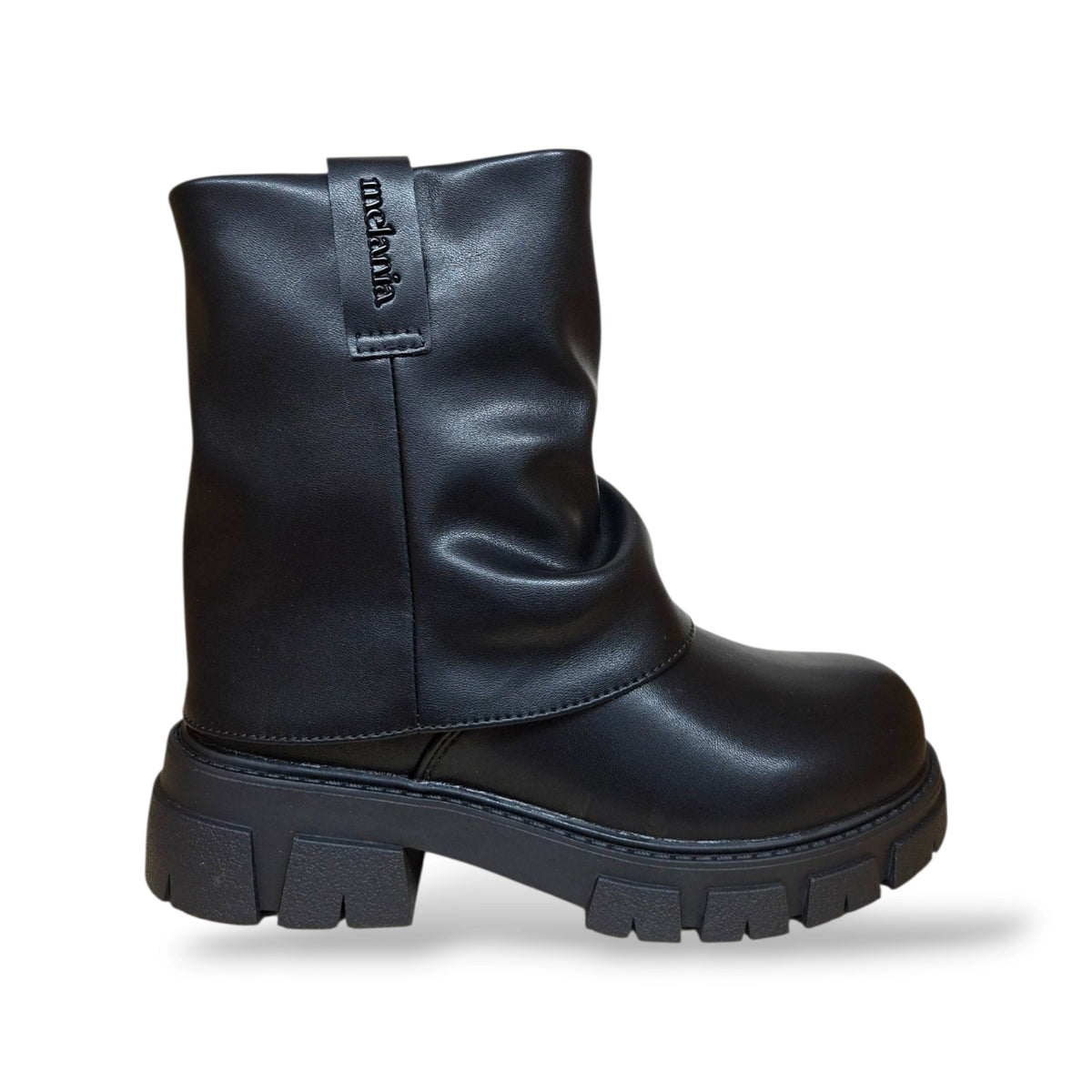 melania-ms65058-stivaletto-bambine-ragazze-nero-pelle-nera-classica-sobria-zip-laterale-pratica-veloce-versatile-quotidiano-moderno-moda-autunno-inverno-2026-taglie-31-36-scarpetteria-gica-trani

