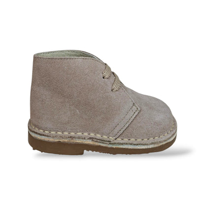 panyno-b3533-polacchino-bambini-bambino-bambina-unisex-beige-suede-crosta-morbido-lacci-classici-stile-clarks-naturale-versatile-caldo-scuola-passeggio-taglie-19-27-scarpetteria-gica-trani
