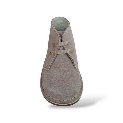 panyno-b3533-polacchino-clarks-bambini-bambino-bambina-beige-suede-crosta-lacci-scuola-passeggio-cerimonia-casual-naturale-versatile-neutro-spagnolo-premium-autunno-inverno-2026-taglie-19-27-scarpetteria-gica-trani
