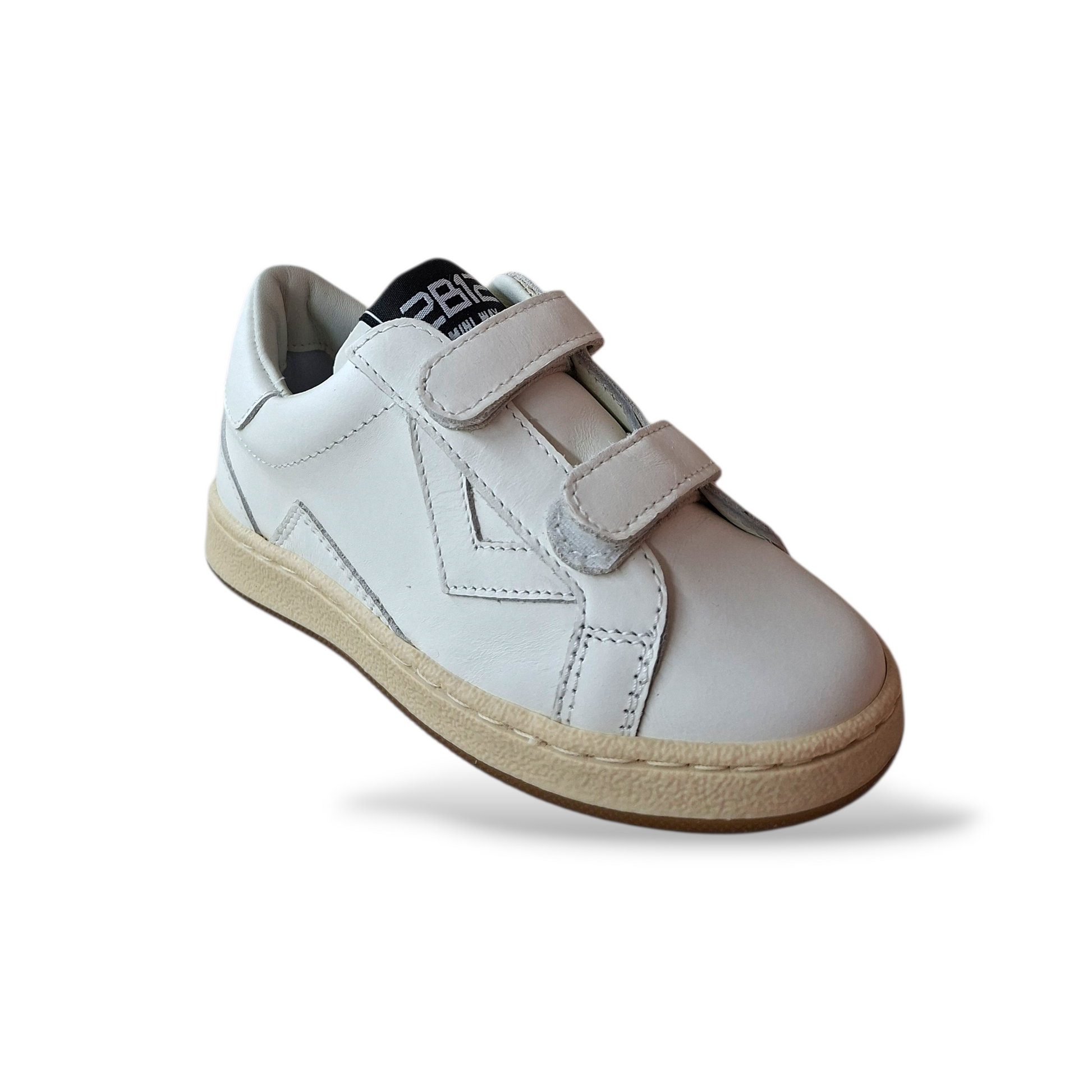 Dettaglio sneakers bambino 2B12 pelle bianca con suola gomma antiscivolo
