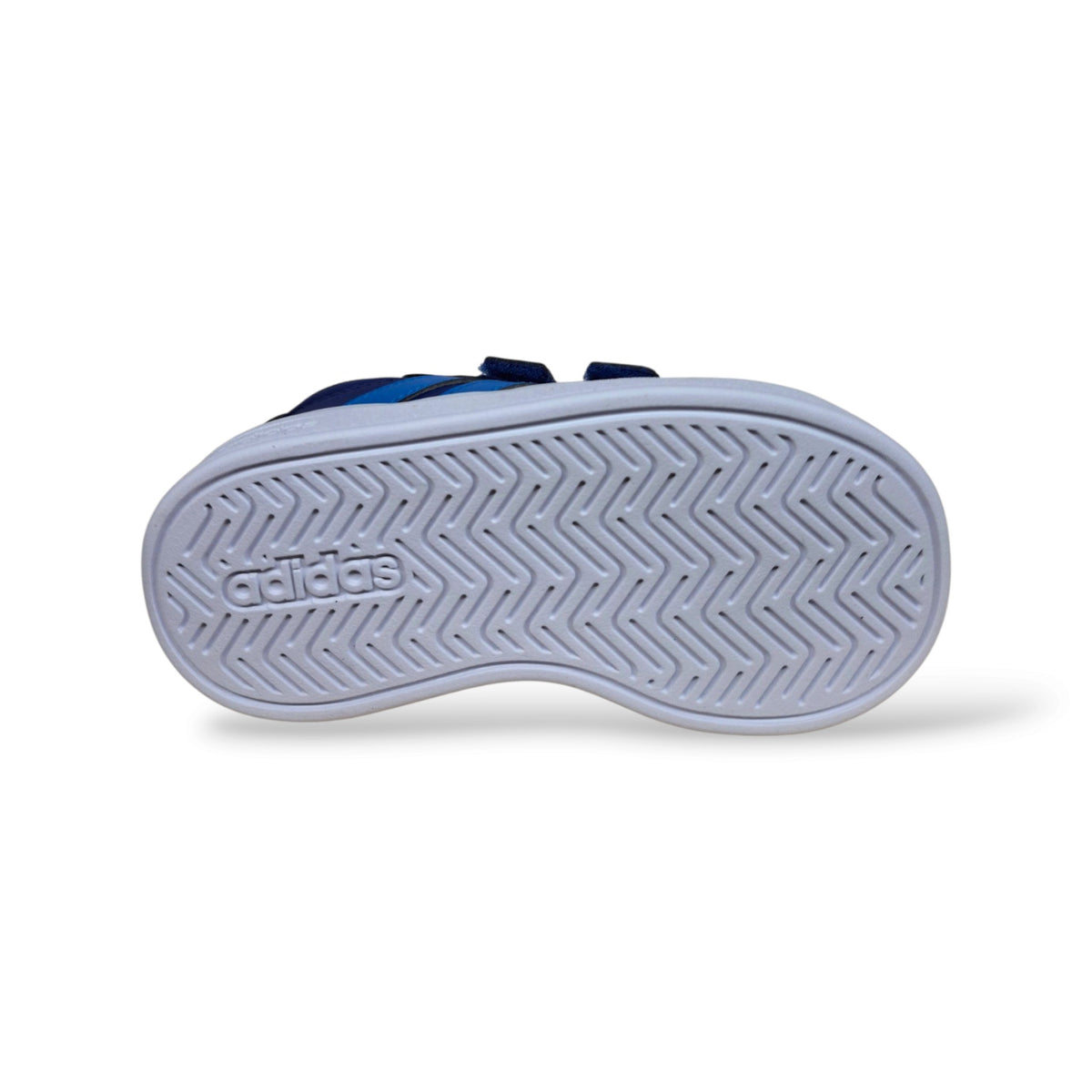 adidas-grand-court-ki7187-regalo-bambini-bambino-bambina-sneakers-blue-azzurro-velcro-strappo-pelle-comoda-classica-versatile-essenziale-scuola-passeggio-back-to-school-autunno-inverno-2026-taglie-20-27-scarpetteria-gica-trani
