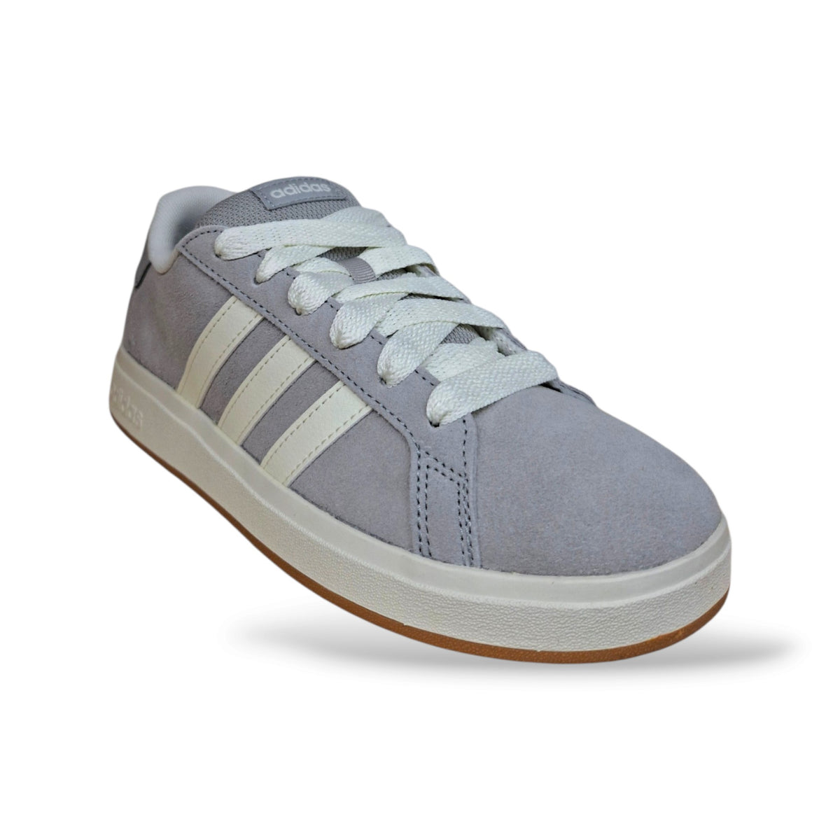 scarpe-adidas-grand-court-bambini-ragazzi-grigio-jh6179-suede-lacci-tomaia-suede-morbida-fodera-interna-sottopiede-ammortizzato-suola-gomma-antiscivolo-classica-versatile-scuola-tempo-libero-taglie-36-40-scarpetteria-gica-trani
