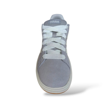 sneakers-bambini-ragazzi-adidas-grand-court-jh6179-grigio-suede-morbido-lacci-tomaia-suede-ricercata-fodera-confortevole-sottopiede-ammortizzato-suola-gomma-resistente-quotidiana-sportiva-taglie-36-40-scarpetteria-gica-trani

