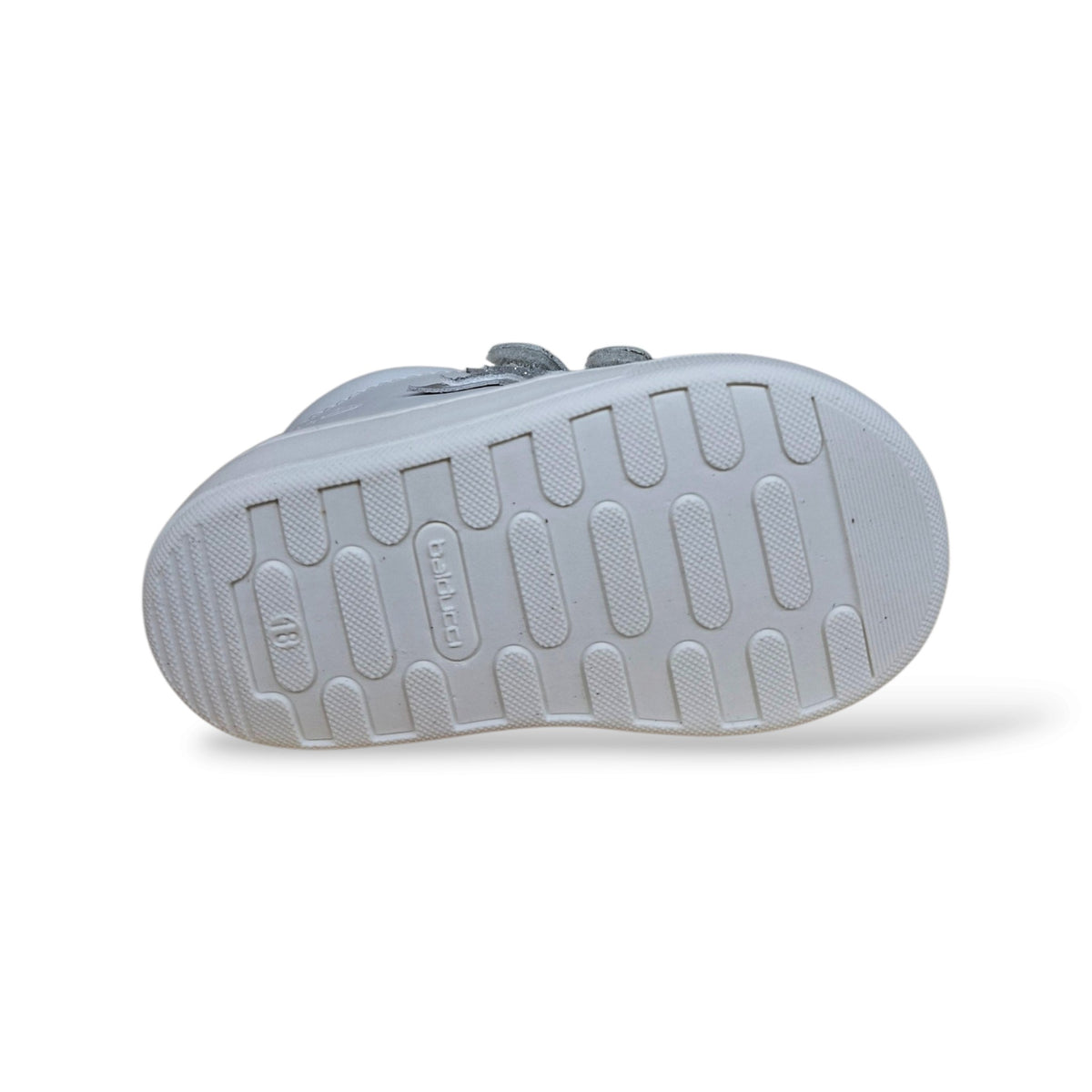 balducci-cita-6642-regalo-bambina-battesimo-primi-passi-bianco-argento-vera-pelle-luminosa-velcro-linea-soft-made-in-italy-iconica-pura-elegante-artigianale-italiana-cerimonia-autunno-inverno-2026-taglie-18-24-scarpetteria-gica-trani

