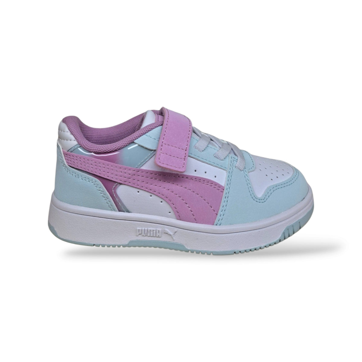 puma-rebound-407469-sneakers-bambine-celeste-rosa-bianco-pelle-tricolore-pastello-femminile-dolce-silhouette-alta-basket-laccio-elastico-velcro-autonomia-back-to-school-autunno-inverno-2026-taglie-28-35-scarpetteria-gica-trani
