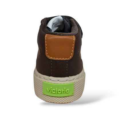 victoria-tribu-scarpe-bambini-marrone-verdino-pelle-doppia-chiusura-laccio-elastico-velcro-logo-v-collarino-imbottito-suola-gomma-taglie-22-30-scarpetteria-gica-trani
