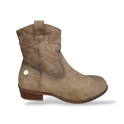 xti-botin-15407101-stivaletto-camperos-bambine-ragazze-beige-suede-morbido-raffinato-stile-western-contemporaneo-originale-zip-laterale-pratica-veloce-comfort-sostegno-versatile-jeans-gonna
