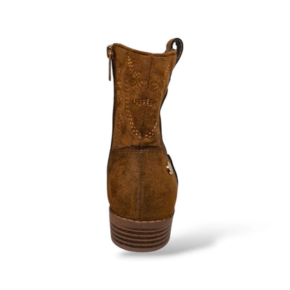 xti-botin-15407103-camel-suede-bambine-ragazze-stivaletto-camperos-western-caldo-raffinato-originale-zip-laterale-comoda-struttura-comfort-giornaliero-jeans-gonne-vestitini-leggings-outfit-versatile-moda-autunno-inverno-2026-taglie-32-38-scarpetteria-gica-trani

