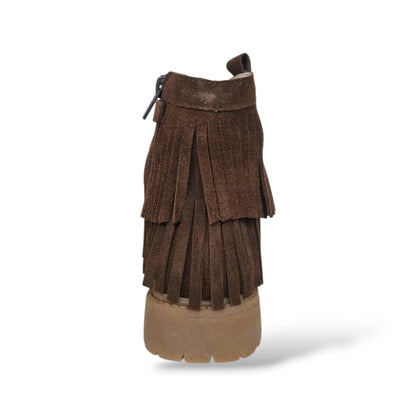 balducci-aspe1150-marrone-beige-suede-crosta-bambine-ragazze-stivaletto-frange-decorative-originali-personalita-bohemien-zip-laterale-comoda-jeans-gonna-leggings-pantaloni-outfit-autunnale-raffinato-autunno-inverno-2026-taglie-27-36-scarpetteria-gica-trani
