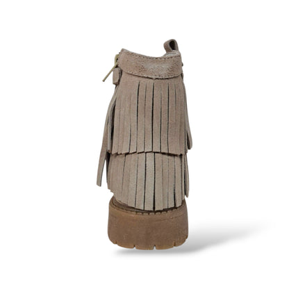 stivaletti-balducci-aspe1150-beige-in-suede-con-frange-vista-tre-quarti-scarpetteria-gica-trani
