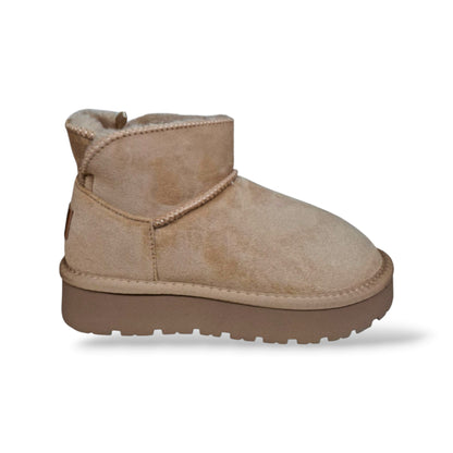 xti-botin-15111701-stivaletto-bambine-ragazze-beige-suede-morbido-raffinato-moderno-pelliccia-sintetica-interna-caldo-avvolgente-comfort-invernale-pratico-versatile-tempo-libero-passeggiate-outfit-quotidiano-autunno-inverno-2026-taglie-33-39-scarpetteria-gica-trani
