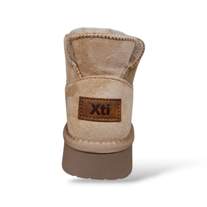 xti-botin-15111701-beige-suede-bambine-ragazze-stivaletto-invernale-caldo-pelliccia-sintetica-fodera-avvolgente-look-moderno-raffinato-neutro-versatile-jeans-leggings-gonna-outfit-casual-autunno-inverno-2026-taglie-33-39-scarpetteria-gica-trani
